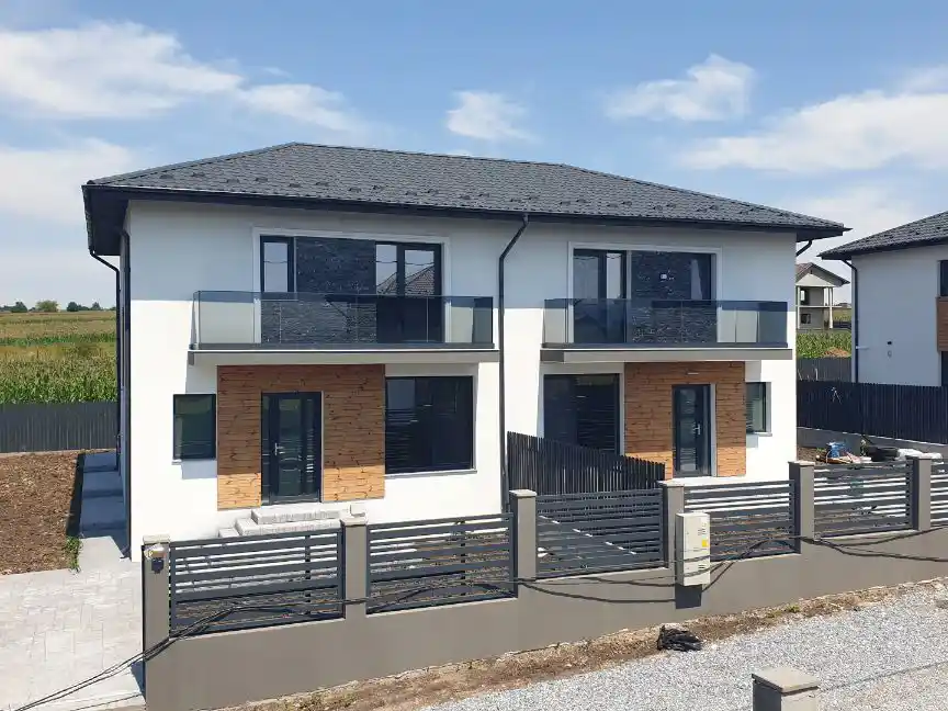 Casă nouă în Valea Lupului, 4 camere, 131 mp, 250 mp teren, în construcție
